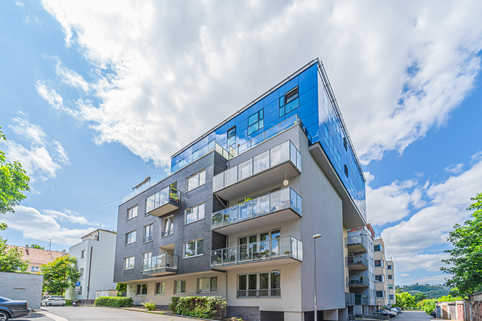 Prodej bytu 81,5 m2, 3+kk s terasou a garážovým stáním, Praha 6, Bubeneč