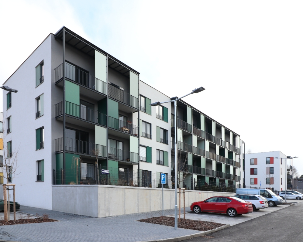PRODÁNO - byt 1+ kk, Benediktínská, Kladno ................................................... Pan Kotík je velice profesionální a ve své práci opravdový odborník. Díly němu jsem byt prodala za větší cenu, než ve kterou jsem doufala. Markéta Malins