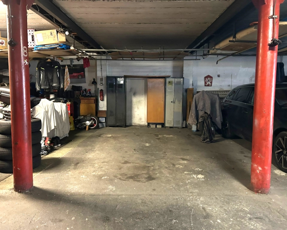 PRONAJATO - Pronájem garážového stání, 13 m², Kladno, Pařížská