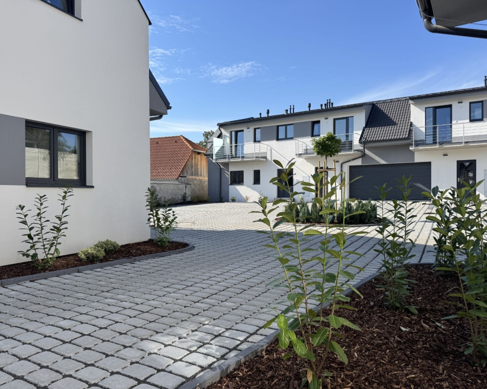 Prodej bytu 3+kk 74,6 m2, lodžie 5,7 m2, Dolany u Kladna